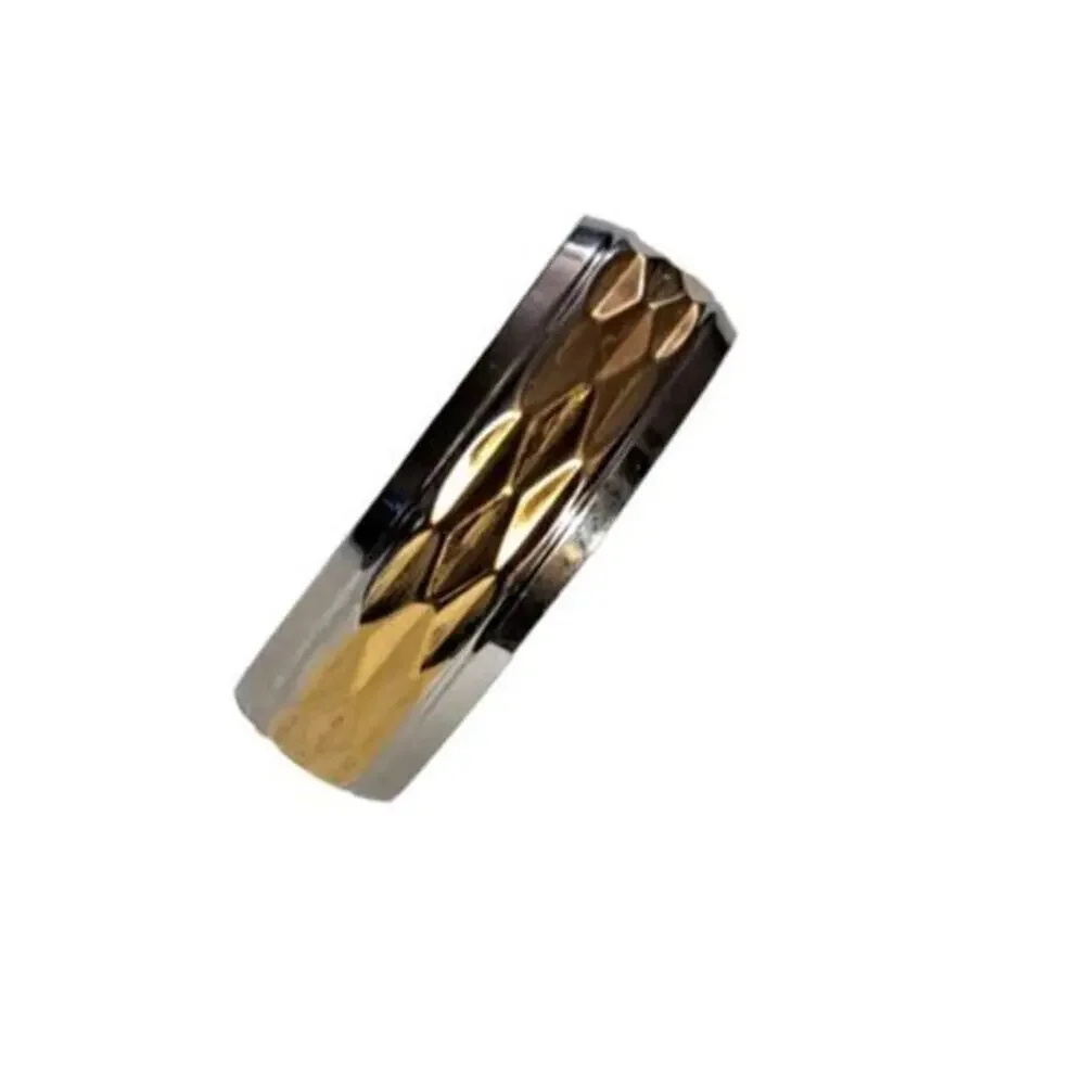 New stainless steel gold and silver toned ring size 11‎